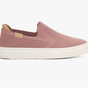 UGG® 🔥
Women's Alameda Sammy Slip-On Sneaker Color: Lavender Shadow Sz 8 BNIB